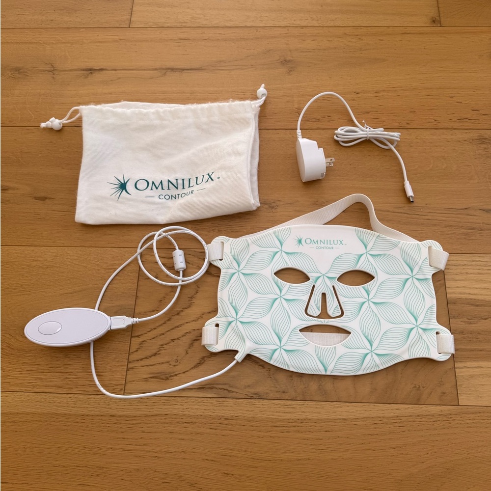 Omnilux Contour Face